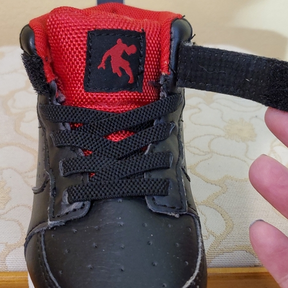 Cute Little Basketball High-Tops - Picture 2 of 9